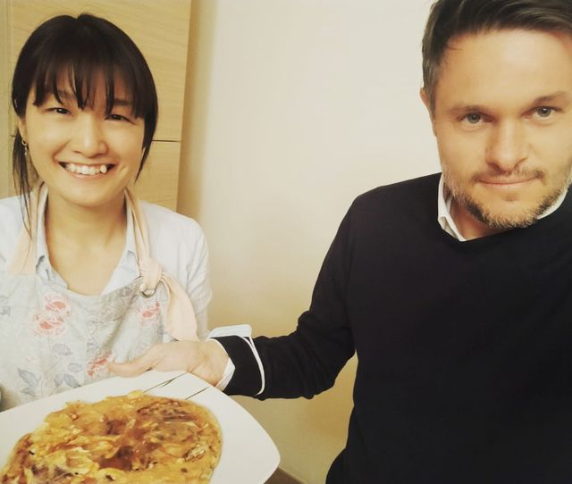 Naoko and Fabio showing Okonomiyaki